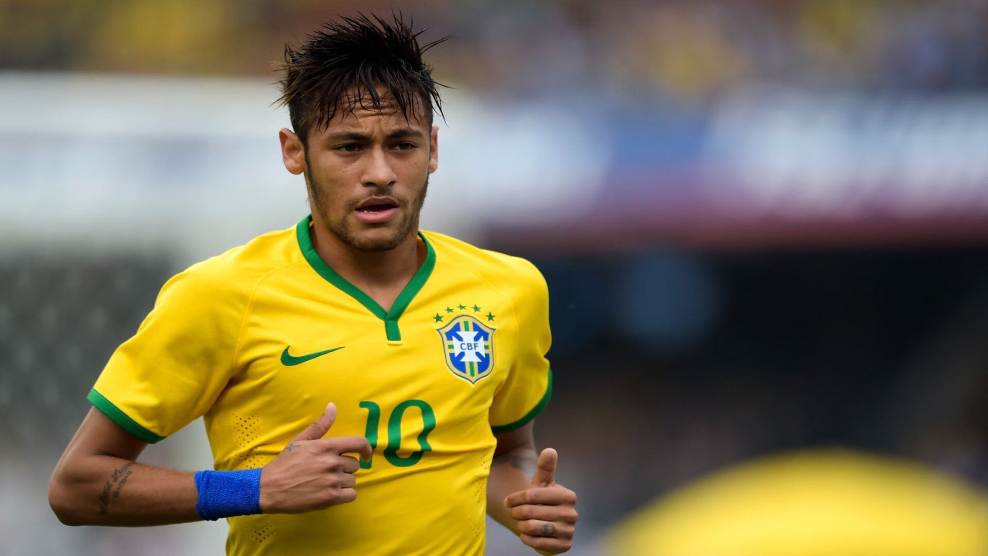 英超激烈角逐，众多豪门奋战不息